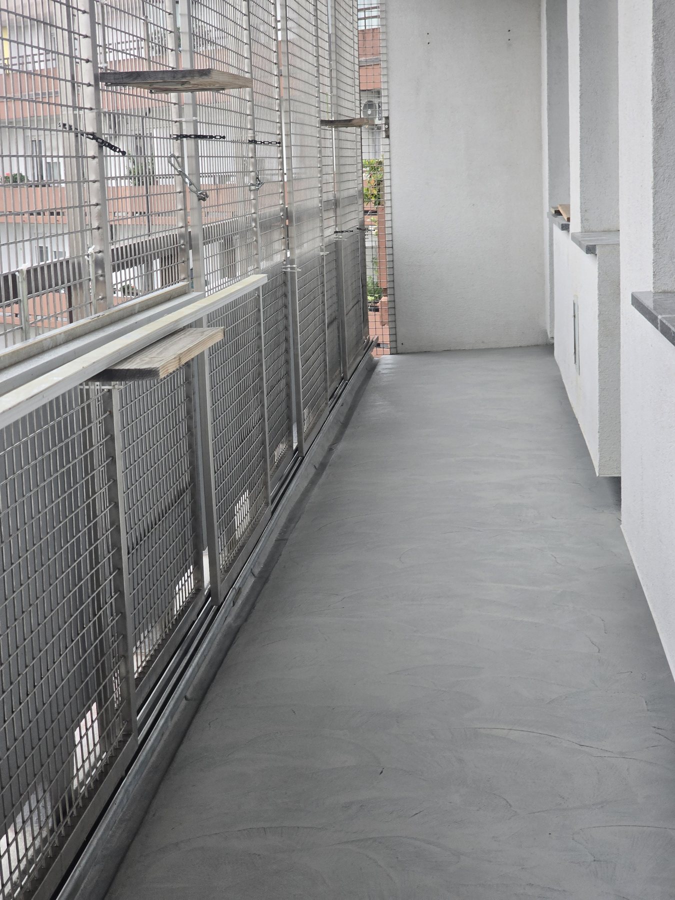 Terase, dvorišča in bazeni — mikrocement, izvedba Medusa Design