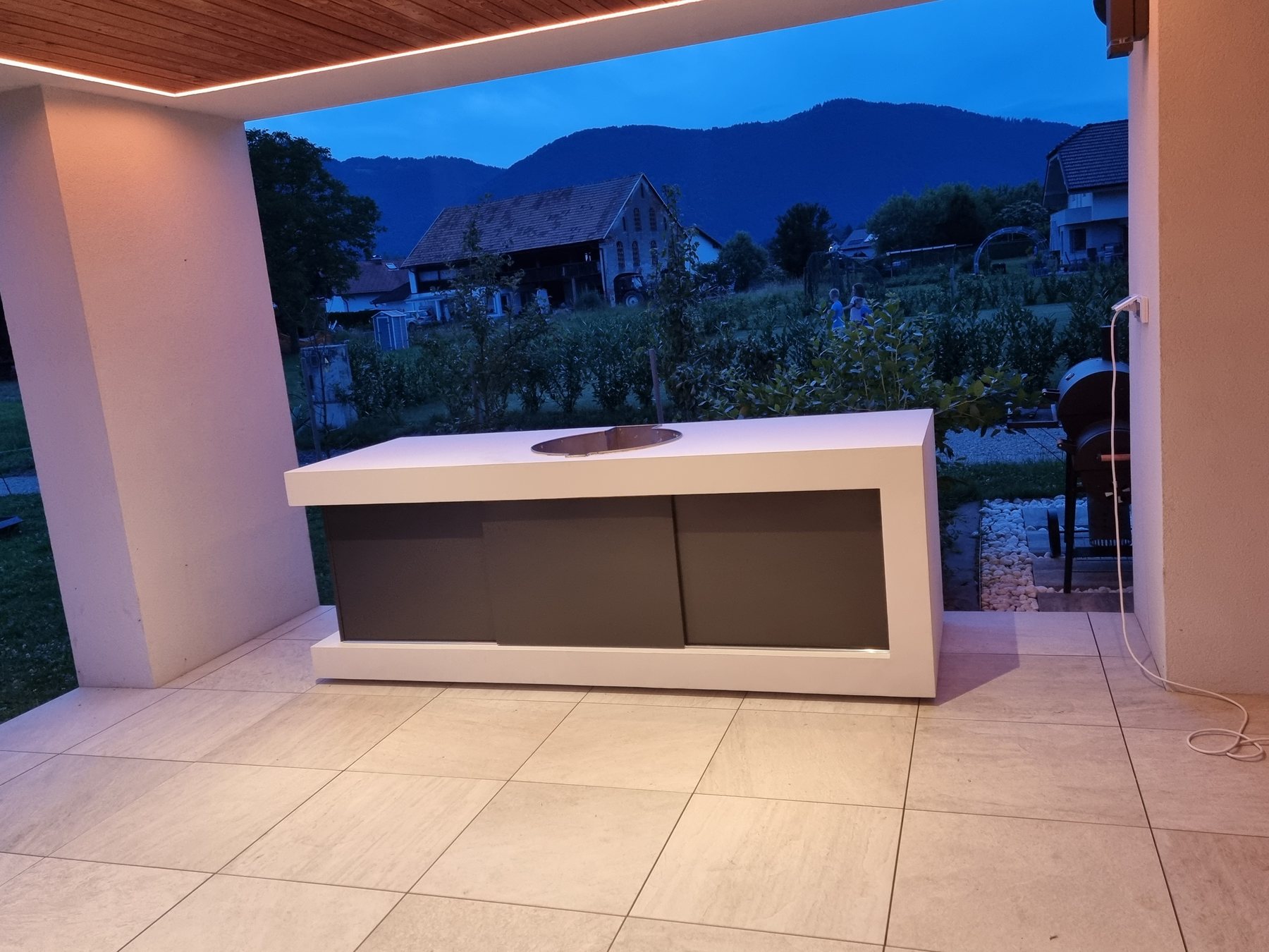 Kuhinje in pulti — mikrocement, izvedba Medusa Design