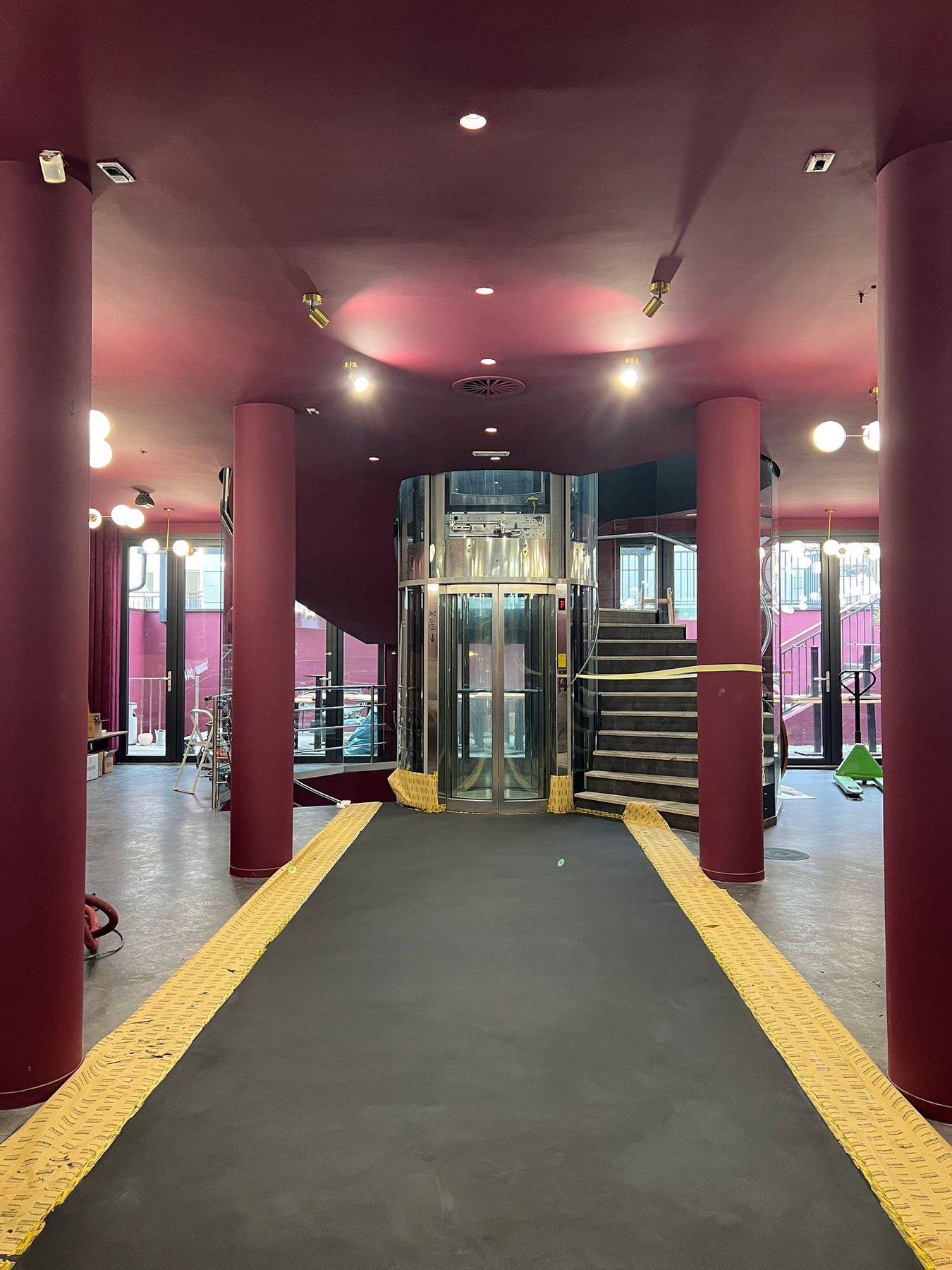 Poslovni prostori — mikrocement, izvedba Medusa Design