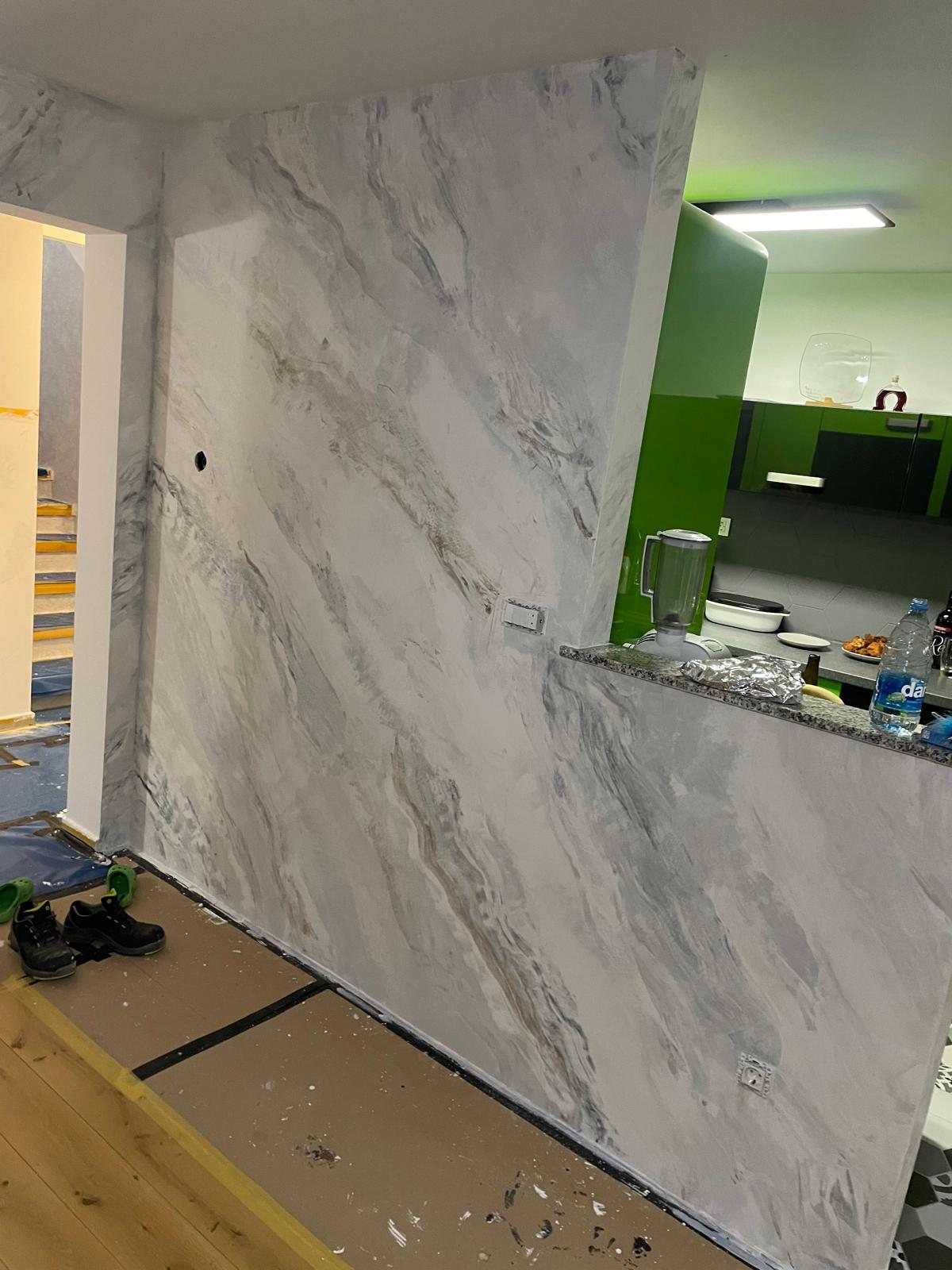 Stene — mikrocement, izvedba Medusa Design