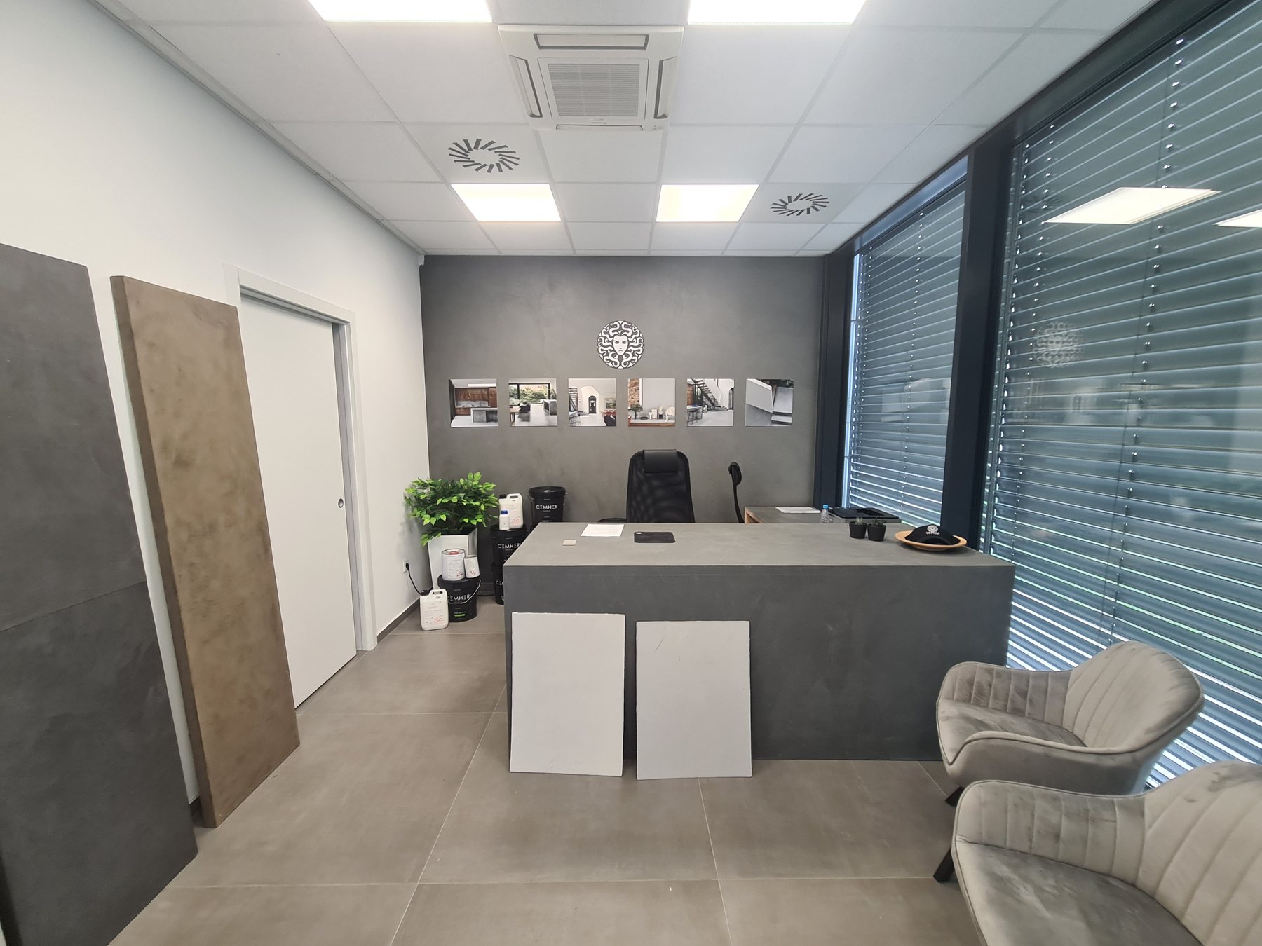 Stene — mikrocement, izvedba Medusa Design
